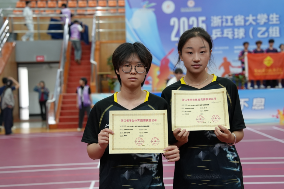 中国乒乓球队鏖战德国乒乓球队，水谷隼完成帽子戏法