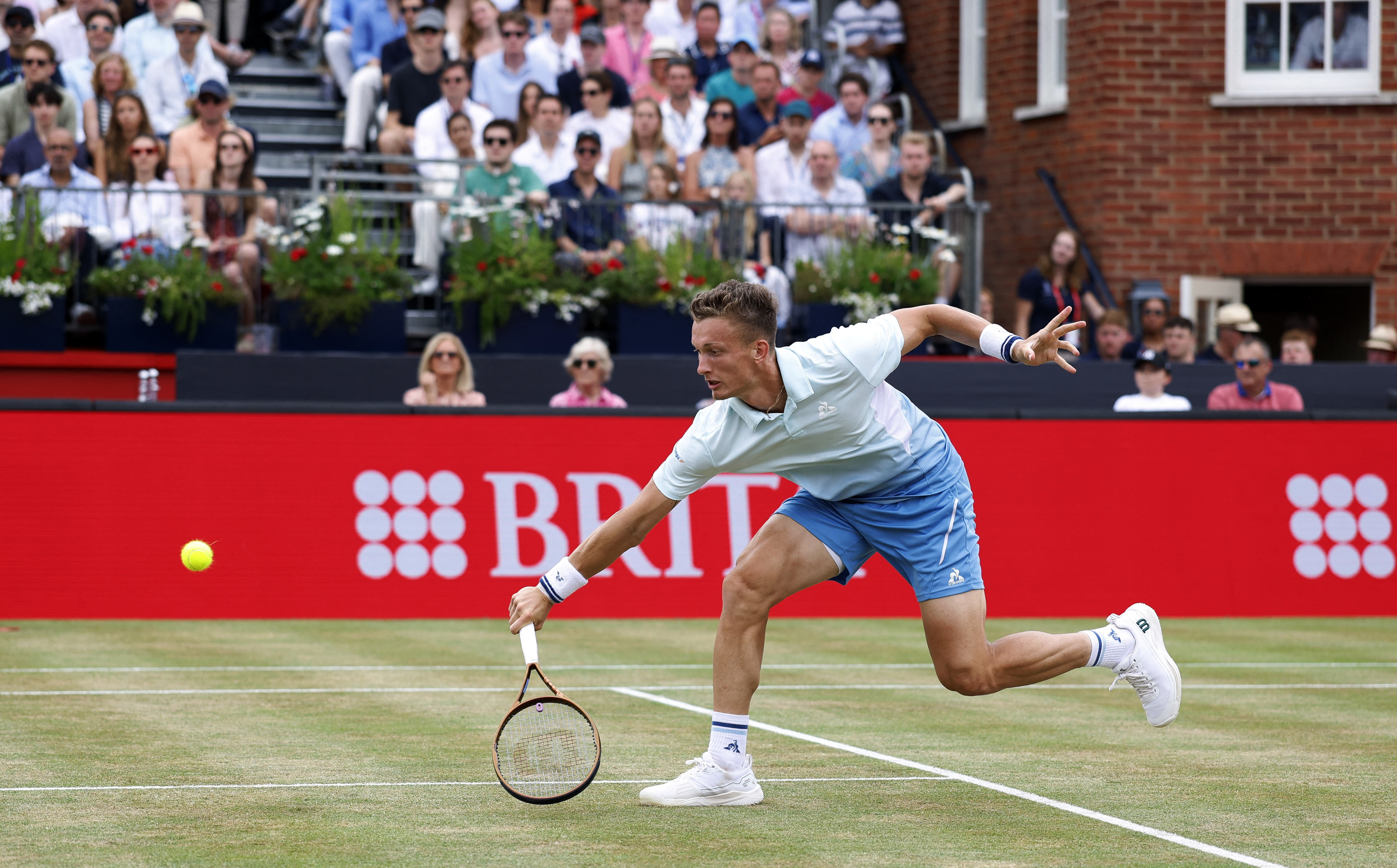 英国网球队强势澳大利亚网球队，阿尔卡拉斯送出助攻