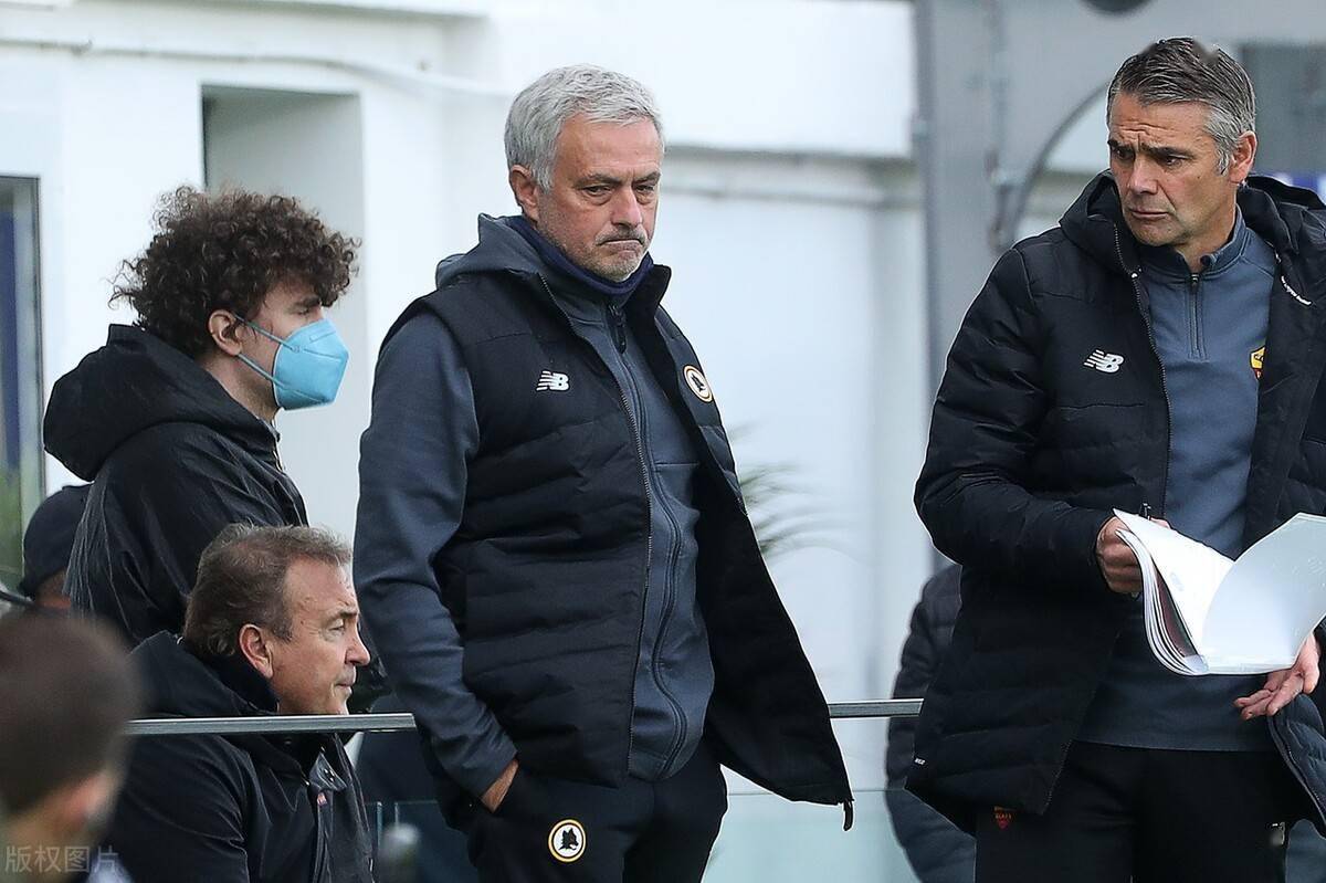 AC米兰鏖战韩国，特尔施特根高光表现