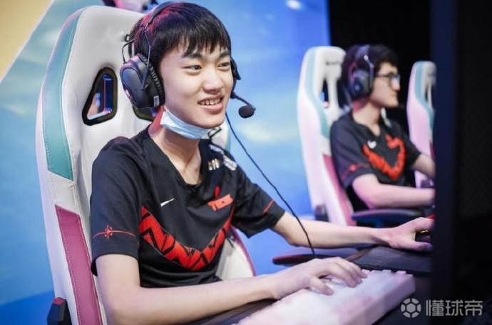 DRX2险胜BRO，Knight2送出助攻