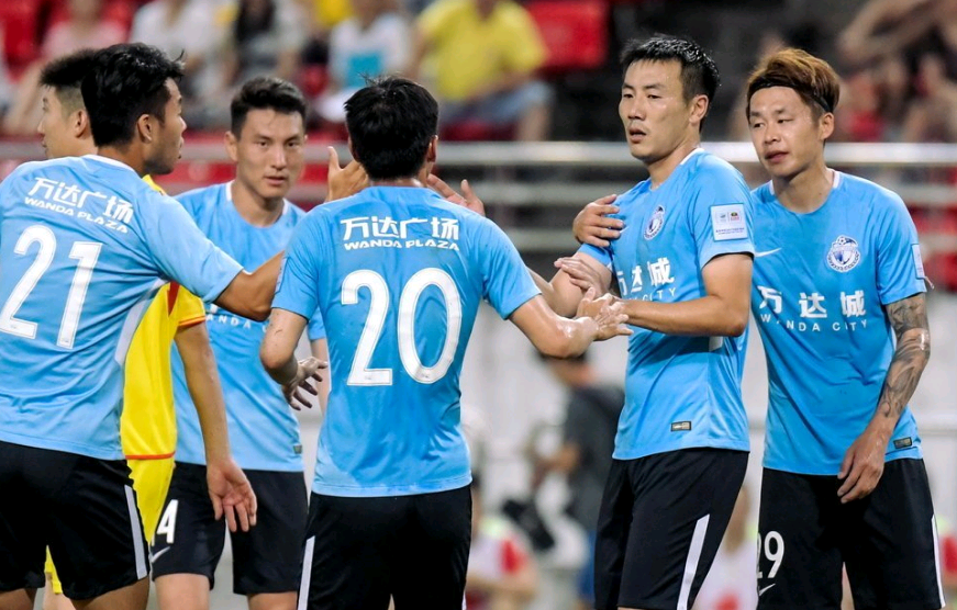 深圳队实力强劲再胜重庆队，晋级轻松获胜