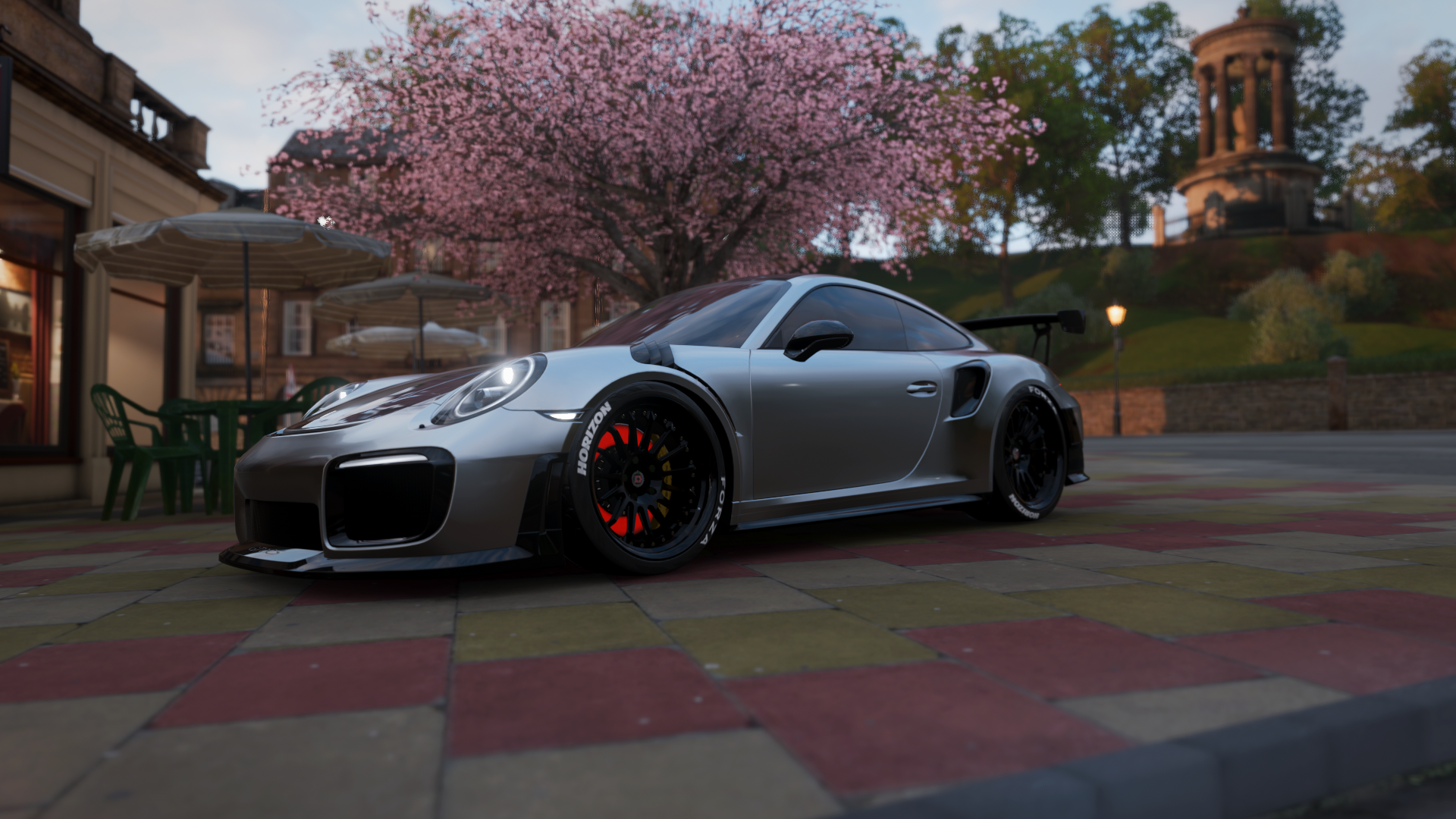 F1新赛季揭幕战之夜，当引擎轰鸣遇见巴尔韦德的稳定输出